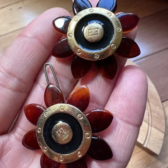 Vtg Auth Escada Gold and Brown Floral hair clips pair - Picture 6 of 10